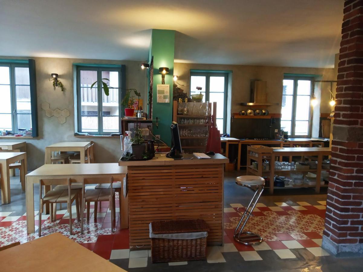 La Maison Rouge - Backpacker Hostel Saint-Etienne  Exteriör bild