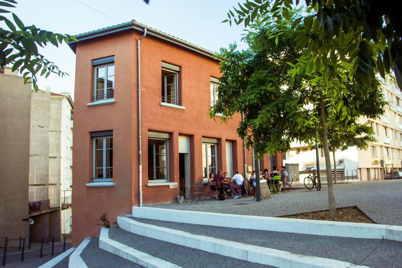 La Maison Rouge - Backpacker Hostel Saint-Etienne  Exteriör bild