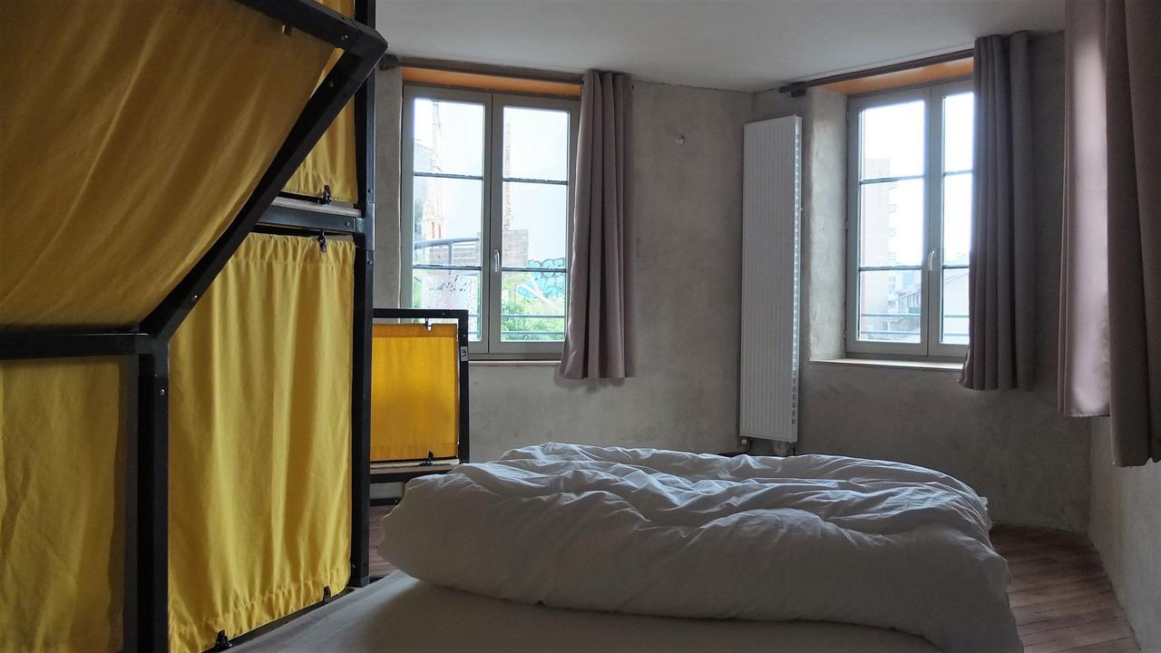La Maison Rouge - Backpacker Hostel Saint-Etienne  Exteriör bild
